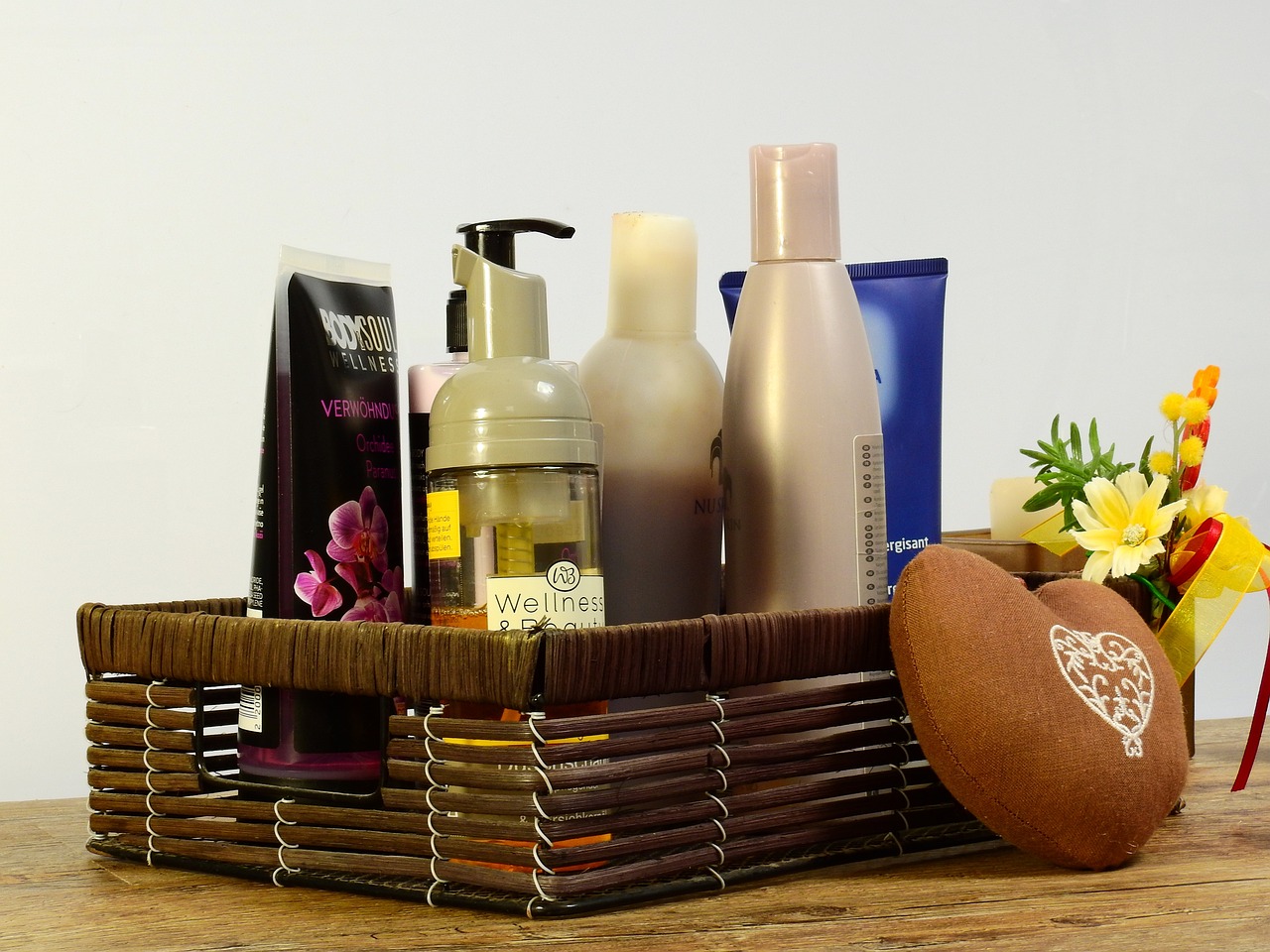 Summer Beauty: Choosing the Right Cosmetics for the Summer Days